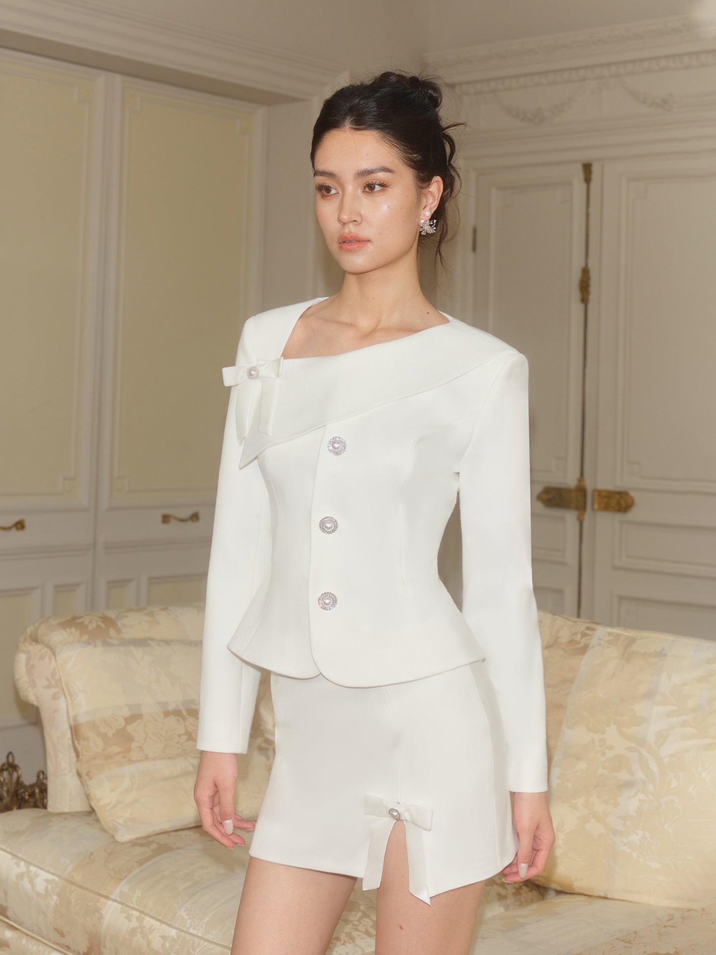 J TheChosen Tailored Bow Set - Off-White